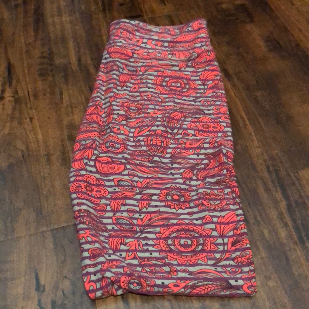 LULAROE TALL AND CURVY